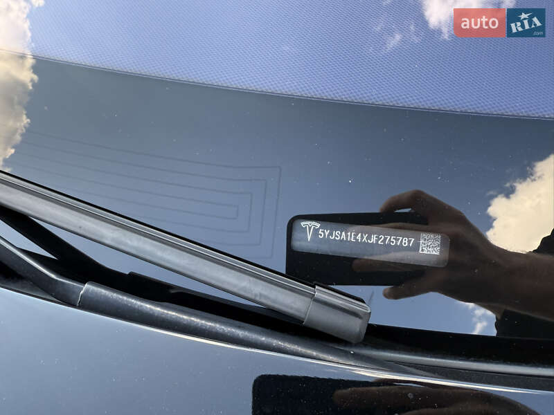 Лифтбек Tesla Model S 2018 в Киеве