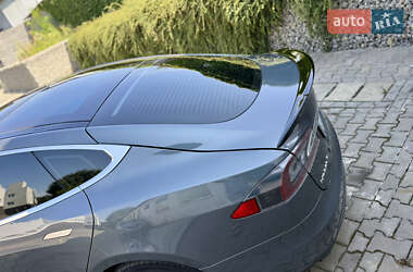 Лифтбек Tesla Model S 2013 в 