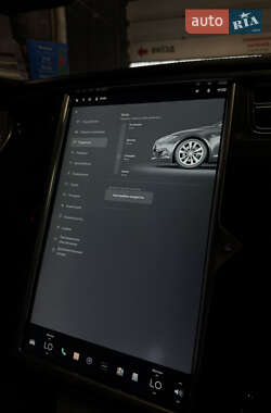 Лифтбек Tesla Model S 2013 в 