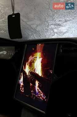 Лифтбек Tesla Model S 2013 в 