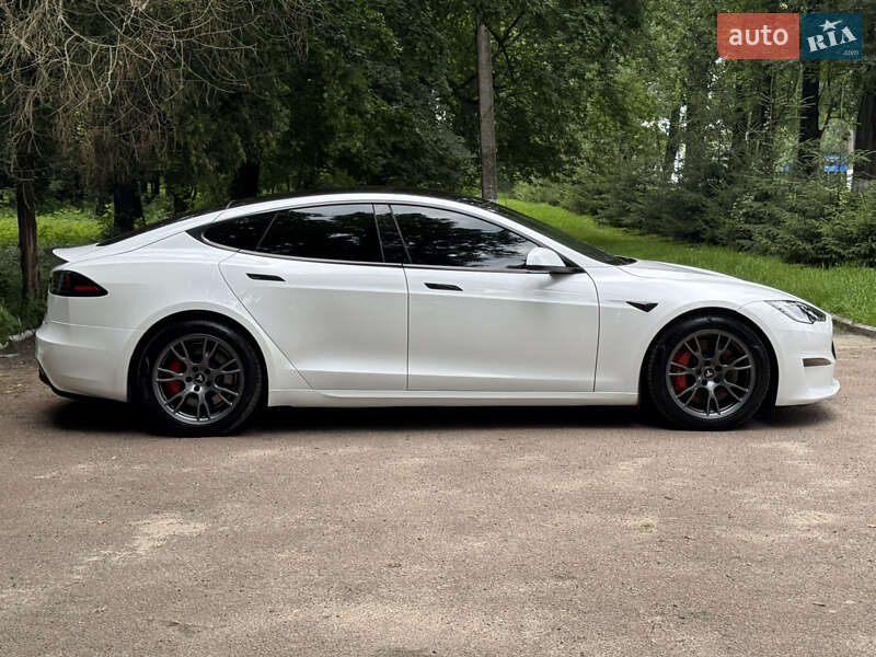 Лифтбек Tesla Model S 2023 в Львове