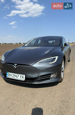 Лифтбек Tesla Model S 2016 в 
