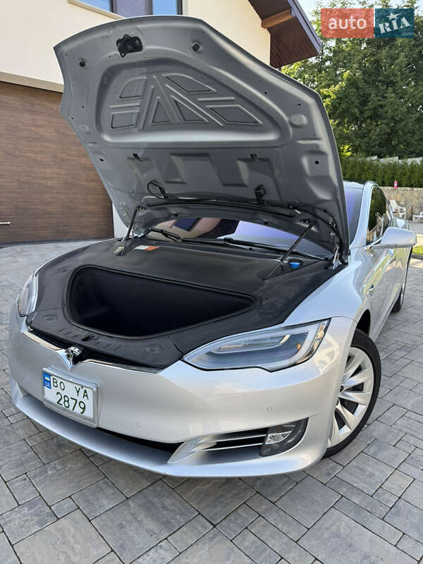 Лифтбек Tesla Model S 2017 в Тернополе