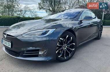 Лифтбек Tesla Model S 2016 в Каменском