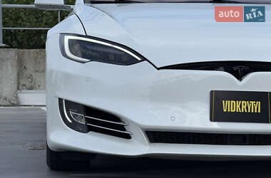 Лифтбек Tesla Model S 2014 в 