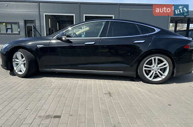 Лифтбек Tesla Model S 2015 в 