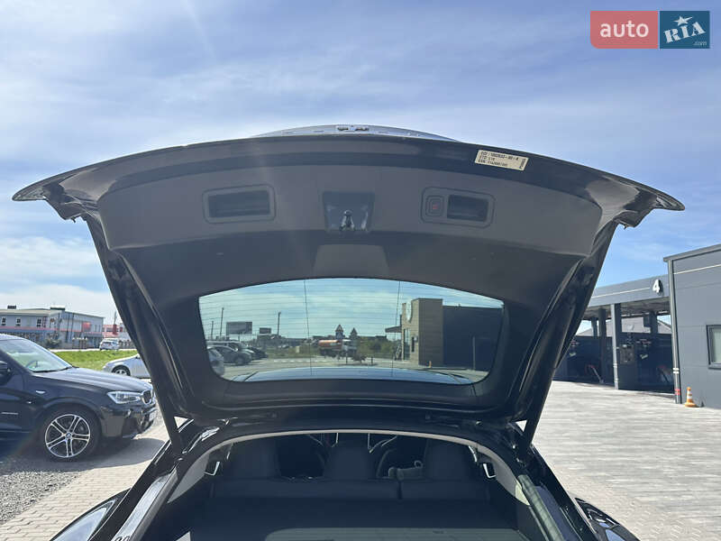 Лифтбек Tesla Model S 2015 в Луцке