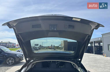 Лифтбек Tesla Model S 2015 в 