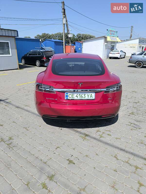 Лифтбек Tesla Model S 2016 в Черновцах