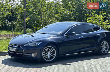 Лифтбек Tesla Model S 2013 в 