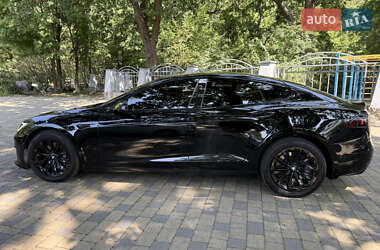 Лифтбек Tesla Model S 2020 в 