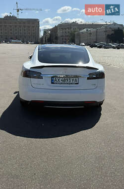 Ліфтбек Tesla Model S 2015 в 