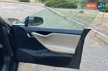 Лифтбек Tesla Model S 2017 в 