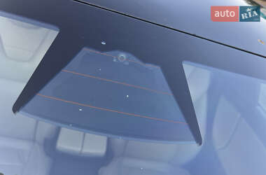 Лифтбек Tesla Model S 2017 в 