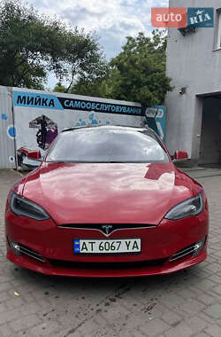 Лифтбек Tesla Model S 2017 в Ивано-Франковске