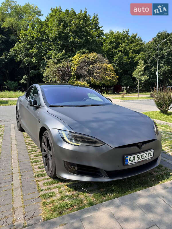 Tesla Model S 2018