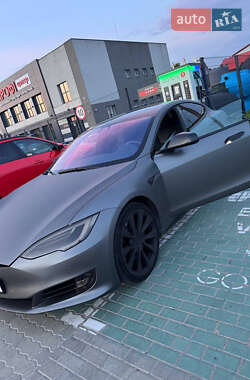Лифтбек Tesla Model S 2018 в 