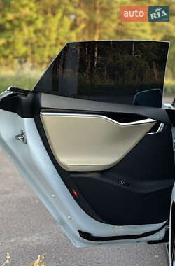 Лифтбек Tesla Model S 2014 в 