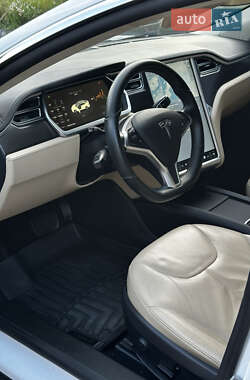 Лифтбек Tesla Model S 2014 в 