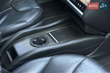 Лифтбек Tesla Model S 2014 в 