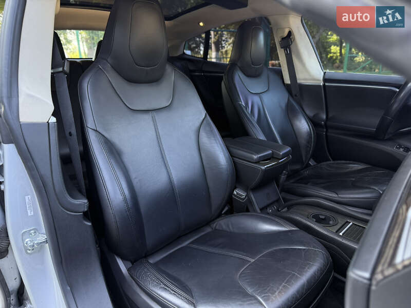 Лифтбек Tesla Model S 2014 в Ивано-Франковске