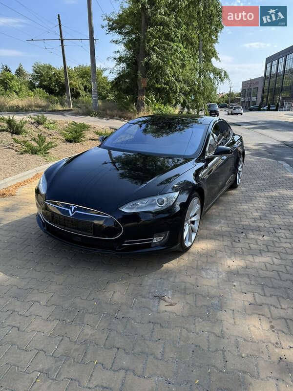 Лифтбек Tesla Model S 2015 в Одессе
