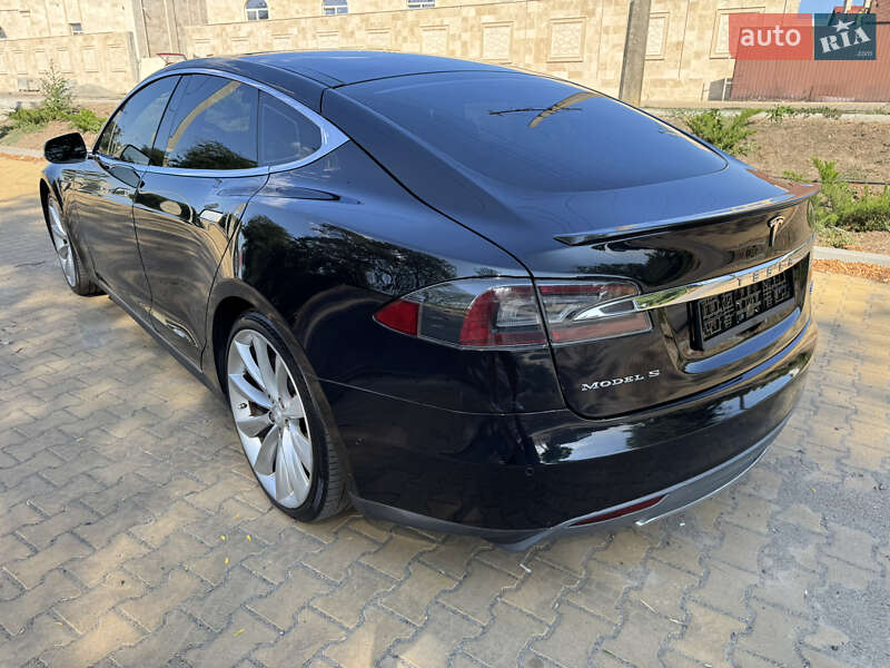 Лифтбек Tesla Model S 2015 в Одессе