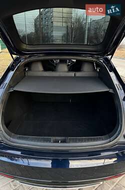 Лифтбек Tesla Model S 2015 в 
