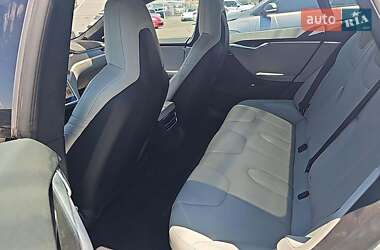Лифтбек Tesla Model S 2015 в 