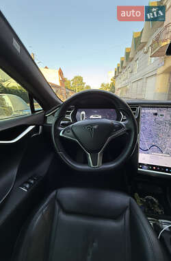 Ліфтбек Tesla Model S 2015 в 