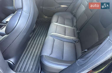 Лифтбек Tesla Model S 2018 в 