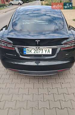 Лифтбек Tesla Model S 2013 в 