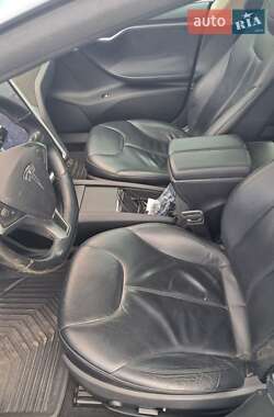Лифтбек Tesla Model S 2013 в 