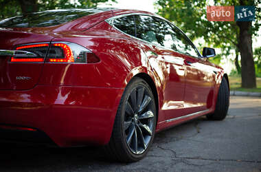 Лифтбек Tesla Model S 2017 в 