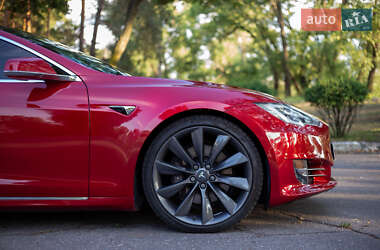 Лифтбек Tesla Model S 2017 в 