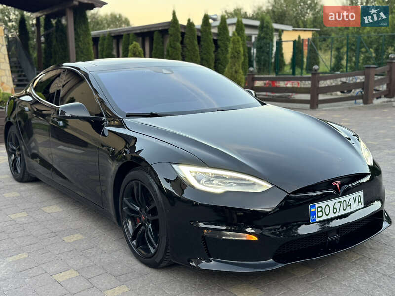 Лифтбек Tesla Model S 2015 в Тернополе