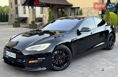 Лифтбек Tesla Model S 2015 в 