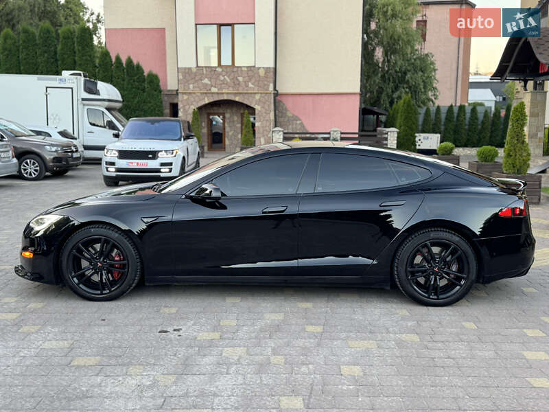 Лифтбек Tesla Model S 2015 в Тернополе