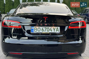 Лифтбек Tesla Model S 2015 в 