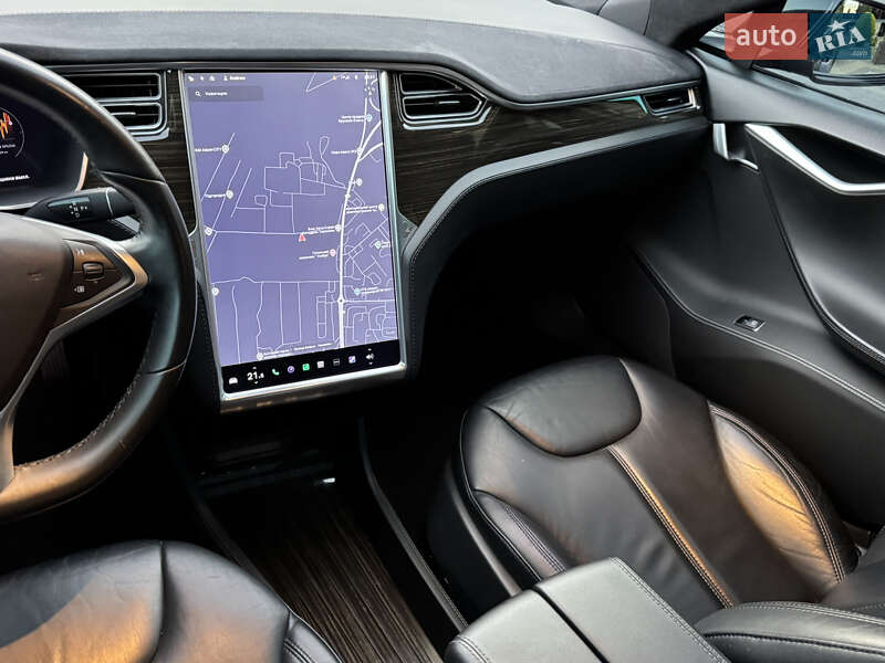 Лифтбек Tesla Model S 2015 в Тернополе