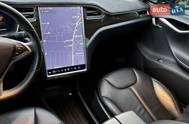 Лифтбек Tesla Model S 2015 в 