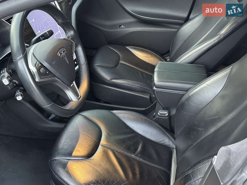 Лифтбек Tesla Model S 2015 в Тернополе