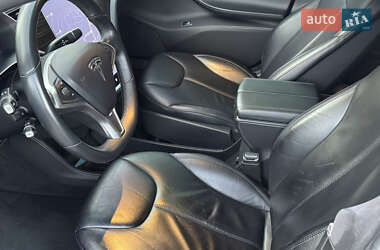 Лифтбек Tesla Model S 2015 в 