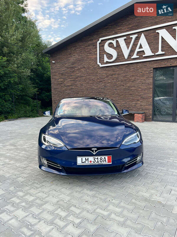 Ліфтбек Tesla Model S 2018 в Чернівцях