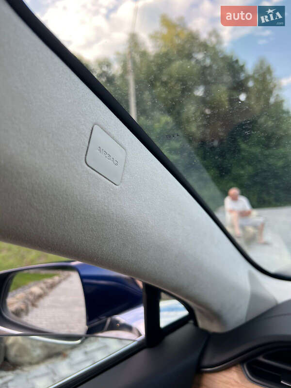 Ліфтбек Tesla Model S 2018 в Чернівцях