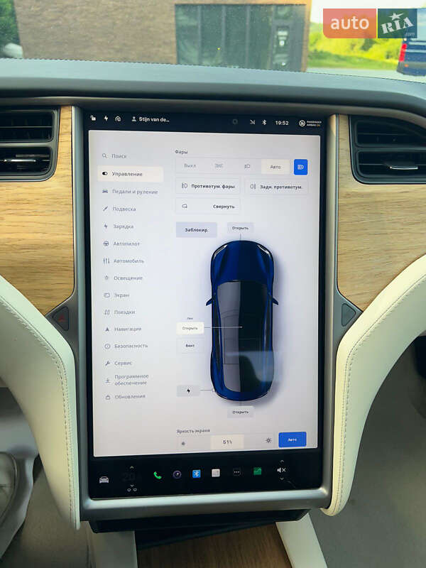 Ліфтбек Tesla Model S 2018 в Чернівцях