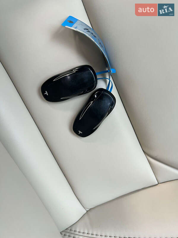 Ліфтбек Tesla Model S 2018 в Чернівцях