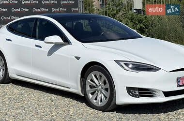 Лифтбек Tesla Model S 2017 в 