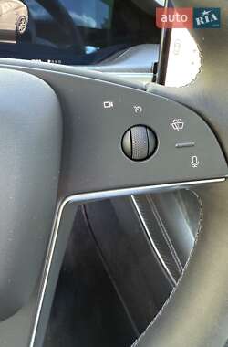 Лифтбек Tesla Model S 2024 в 