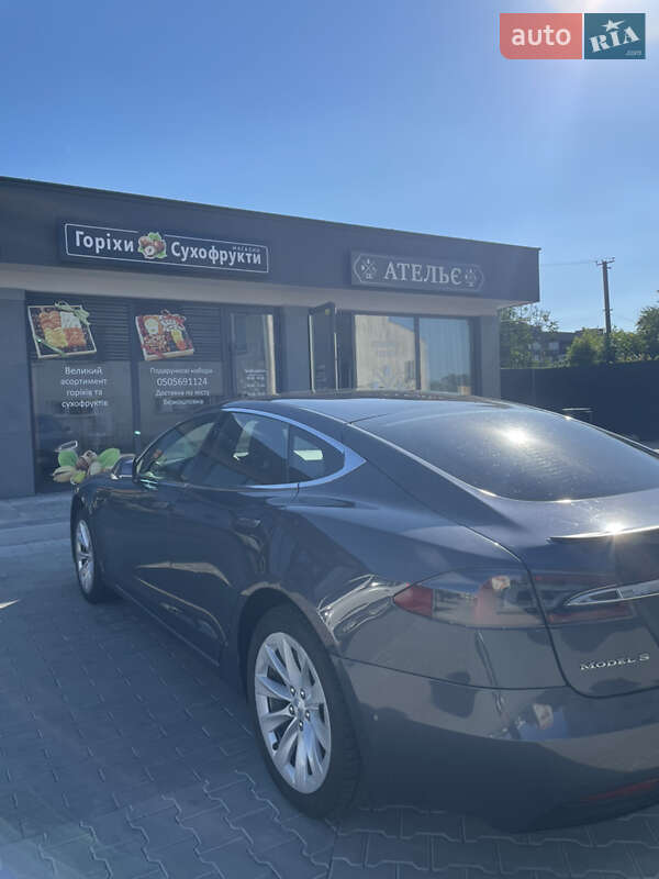 Ліфтбек Tesla Model S 2019 в Ужгороді